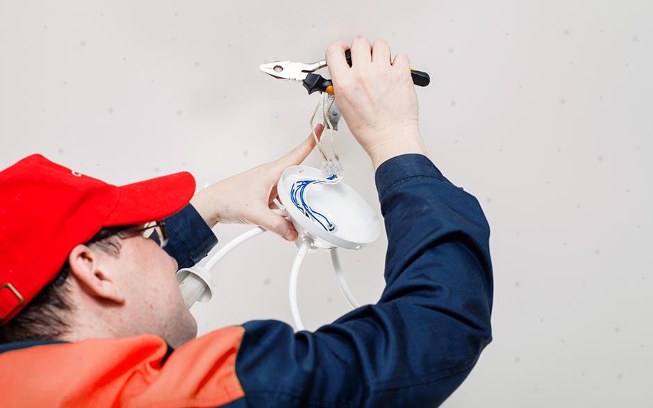 prix d'un électricien Stains